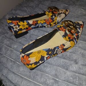Floral Women's Loafers with Gold Accent